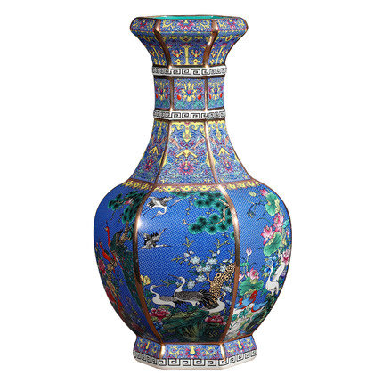 Flower arrangement in vintage ceramic vase with gold tracery Jahrriesnge porcelain of n/a cna0027