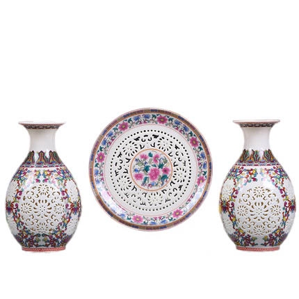 3 pieces grooved hollow picture pastel hanging plate and vases Jahrriesnge porcelain of hollow vase set 3 pcs cna0909