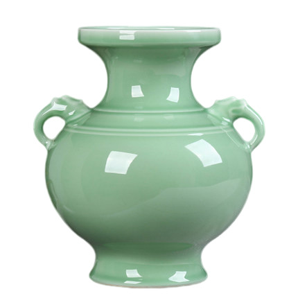 Two ears mint glazed green chinese porcelain vases and ornament Jahrriesnge porcelain of green binaural vase cna0917