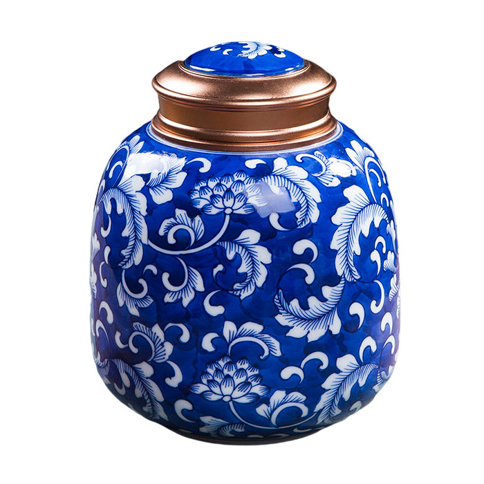 Small hand painted blue and white ceramic storage jars multiple styles Jahrriesnge porcelain of cna1157